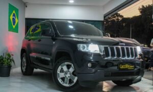 JEEP GRAND CHEROKEE 3.6 LAREDO 4X4 V6 24V GASOLINA 4P AUTOMÁTICO